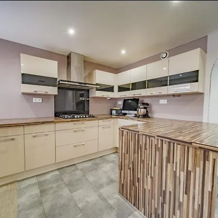 A La Frontiere Mont-Saint-Martin (Meurthe-et-Moselle)