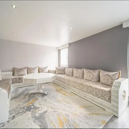 Villa A La Frontiere *